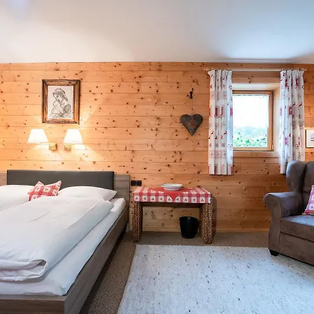 Leo Chalet Kirchberg in Tirol
