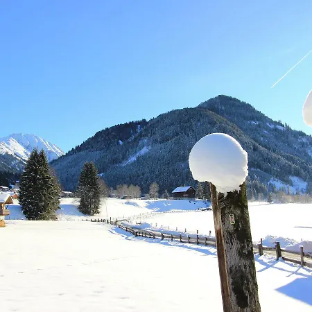 Leo Chalet Kirchberg in Tirol